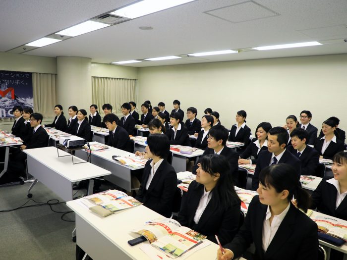 会社説明会に参加した学生の様子